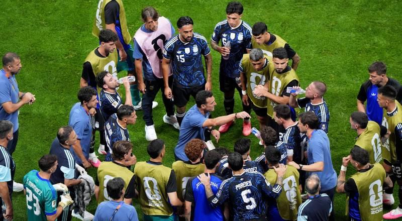 21. yüzyılda FIFA Dünya Kupası yarı finallerinde öne geçmesine rağmen finale yükselemeyen sadece iki takım bulunuyor ve her ikisi de İngiltere'ye ait (2018'de Hırvatistan'a, 2026'da Arjantin'e karşı).